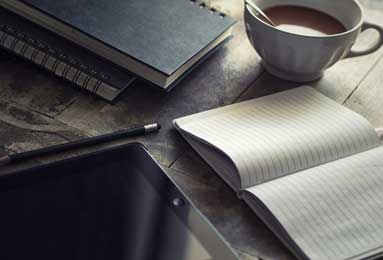 星际对决：304太阳与神秘人的光明与暗影较量